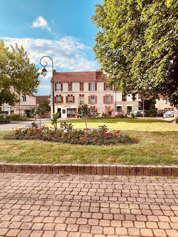 Le Logis Cantilien Lamorlaye-Chantilly Exterior foto